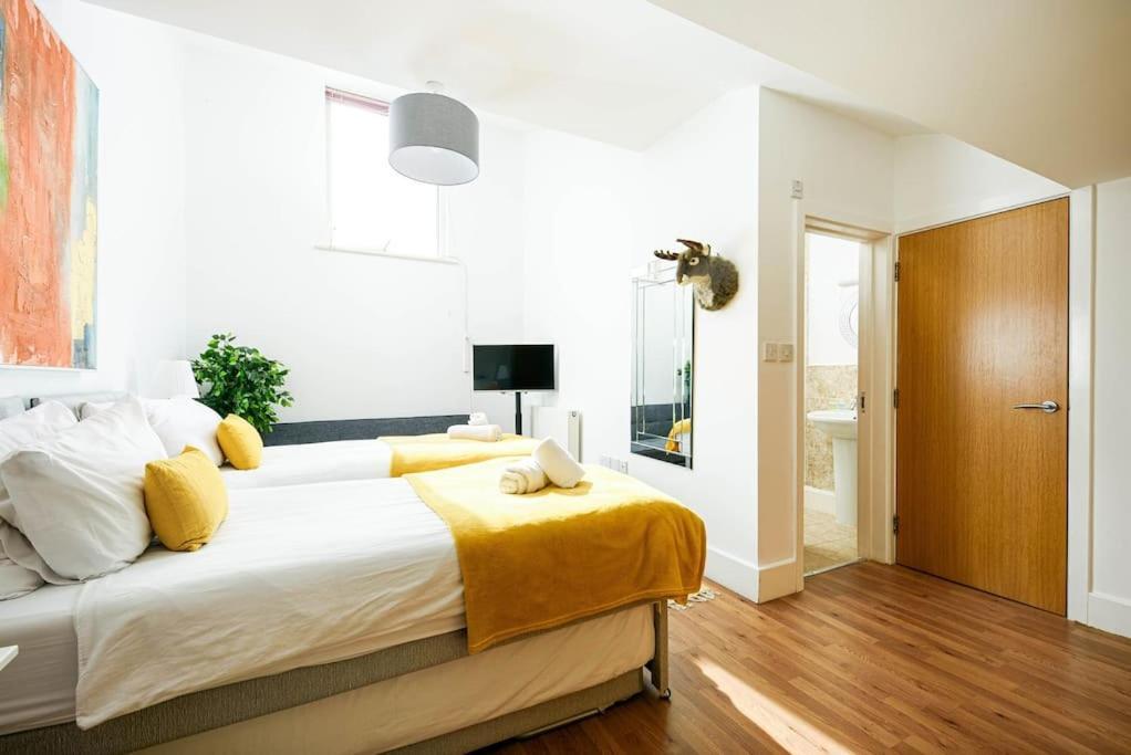 Roseberry Cottage - Lower Mill Estate Somerford Keynes エクステリア 写真