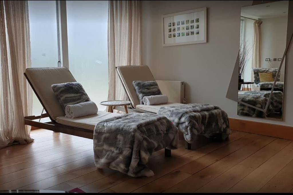 Roseberry Cottage - Lower Mill Estate Somerford Keynes エクステリア 写真
