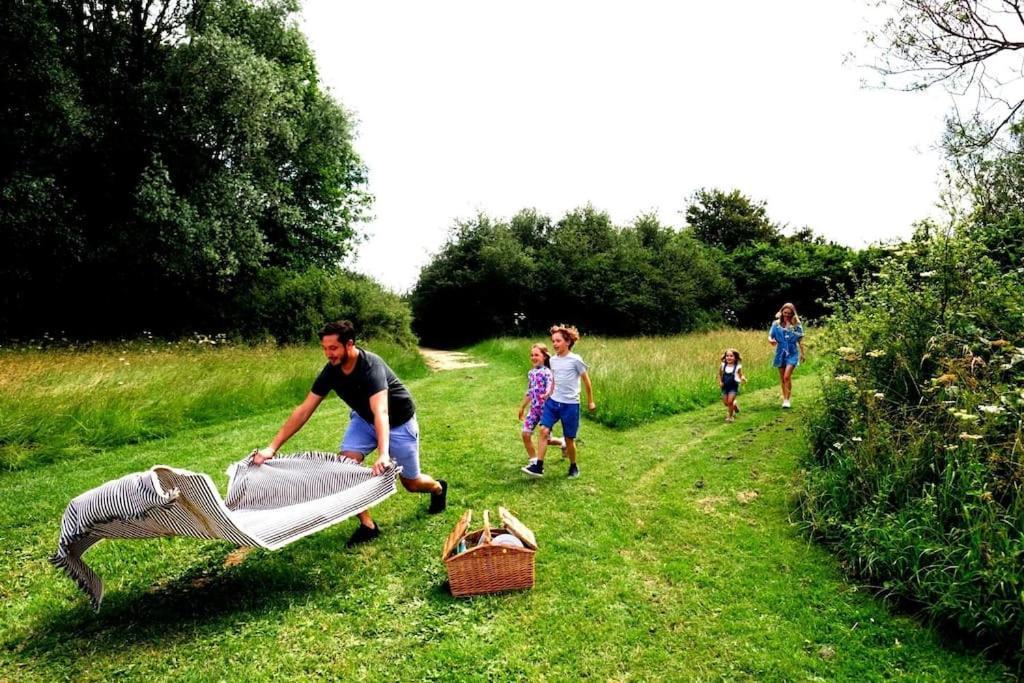 Roseberry Cottage - Lower Mill Estate Somerford Keynes エクステリア 写真